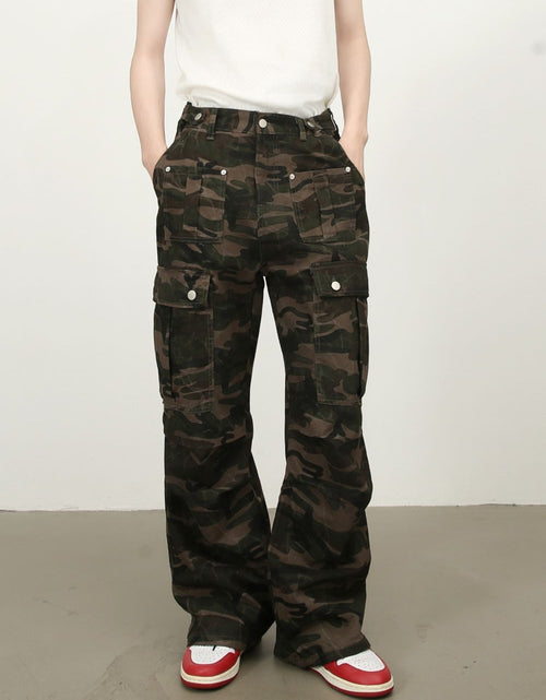 Load image into Gallery viewer, Men's Camouflage Jeans with Cargo Pockets

