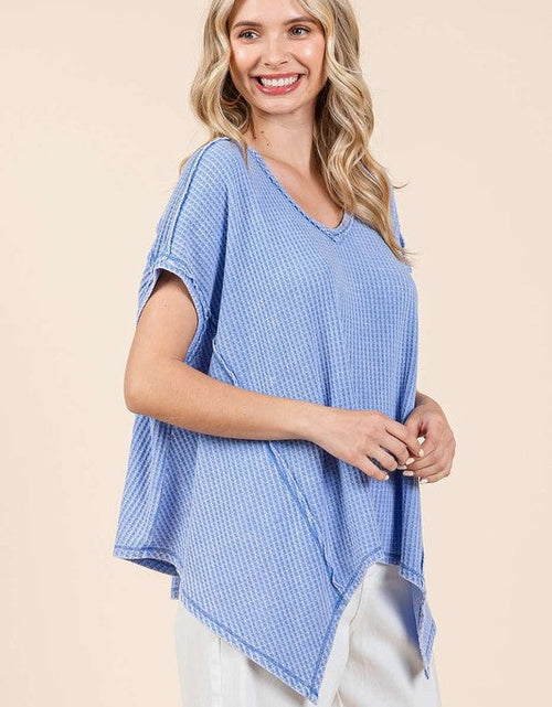 Load image into Gallery viewer, Mittoshop Mineral Wash Waffle Knit Pointed Hem Oversized Top
