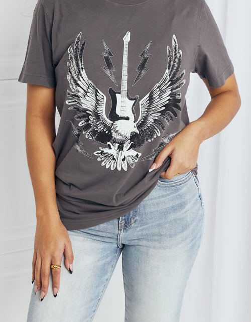 Load image into Gallery viewer, mineB Full Size Eagle Graphic Tee Shirt
