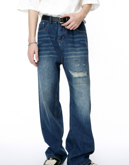 Load image into Gallery viewer, Men's Distressed Applique Straight Jeans
