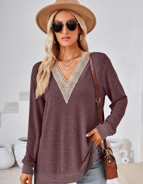 Load image into Gallery viewer, Crochet Contrast V-Neck Long Sleeve Slit T-Shirt
