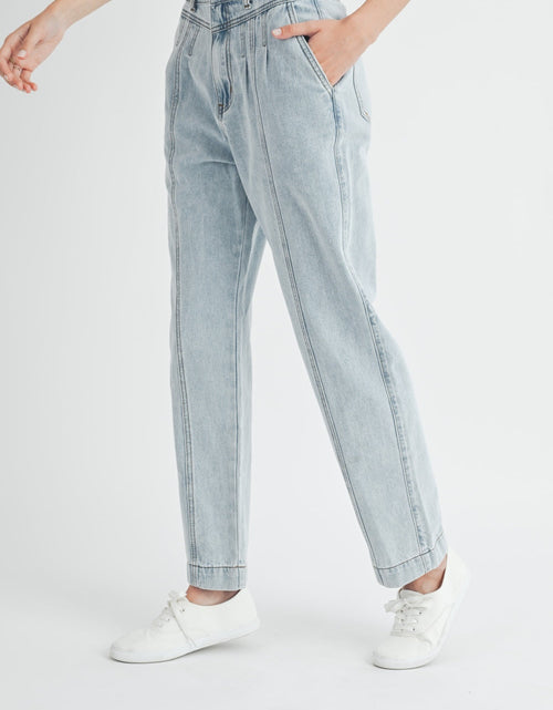 Load image into Gallery viewer, MABLE Pleated Front Detail Straight Jeans
