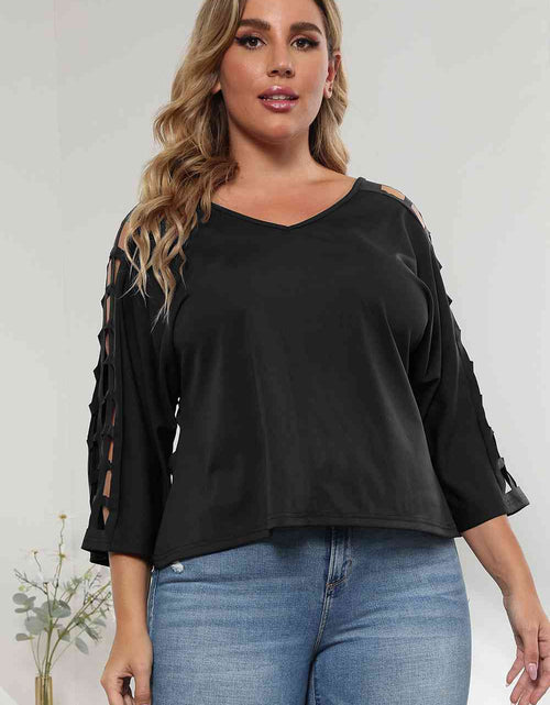 Load image into Gallery viewer, 3/4 Sleeve Cutout Detail Top
