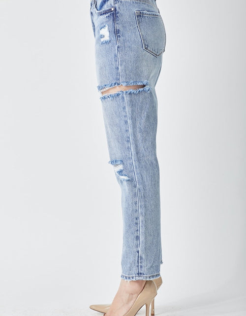 Load image into Gallery viewer, RISEN Distressed Slim Cropped Jeans
