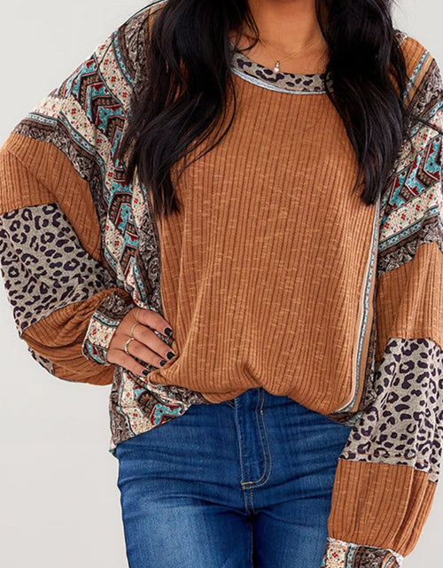 Load image into Gallery viewer, Leopard Round Neck Long Sleeve Sweatshirt
