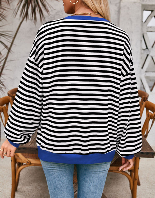Load image into Gallery viewer, Lovelet Contrast Striped Long Sleeve Sweatshirt
