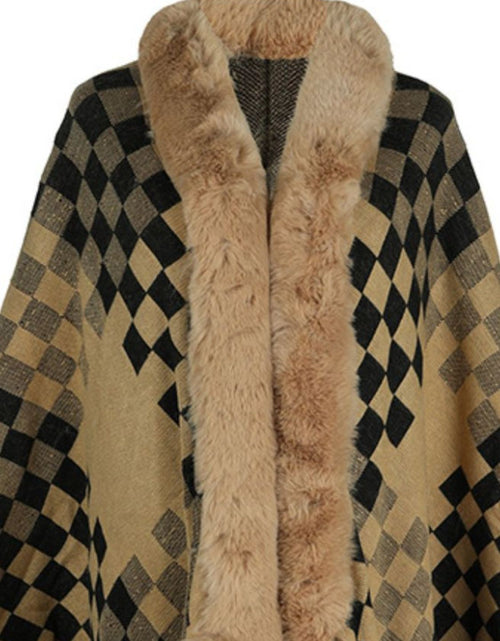 Load image into Gallery viewer, Fuzzy Checkered Long Sleeve Poncho
