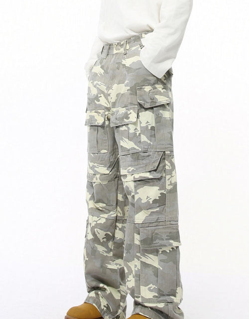 Load image into Gallery viewer, Men's Camouflage Straight Cargo Jeans
