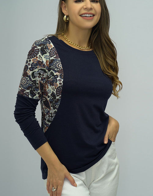 Load image into Gallery viewer, Shiny Round Neck Printed Shoulder Tee

