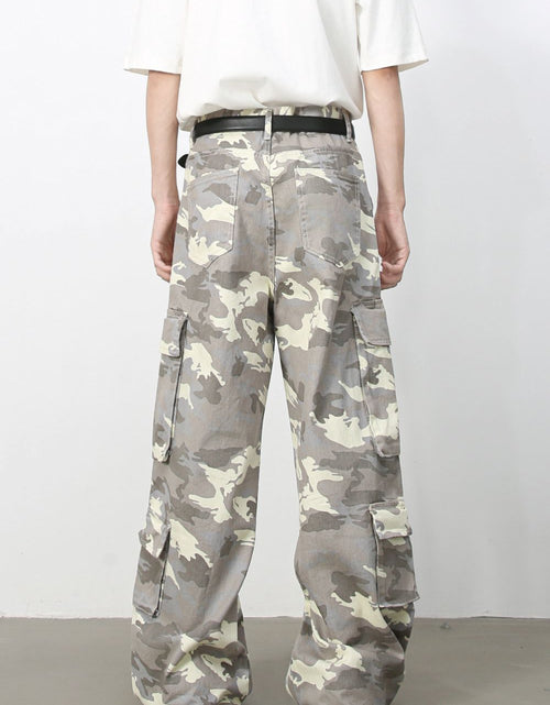 Load image into Gallery viewer, Men's Camouflage Wide Leg Cargo Jeans
