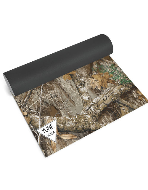 Load image into Gallery viewer, Ascend Yoga Mat Realtree Edge Pattern Mat by Yune Yoga
