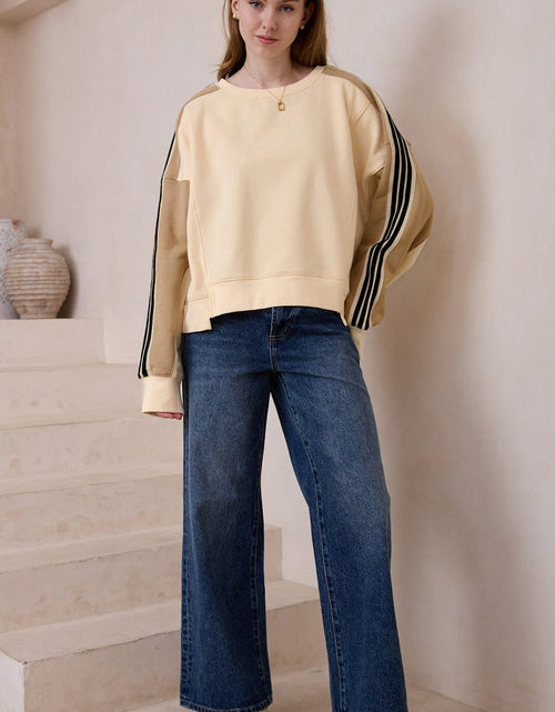 Load image into Gallery viewer, Contrast Round Neck Long Sleeve Sweatshirt
