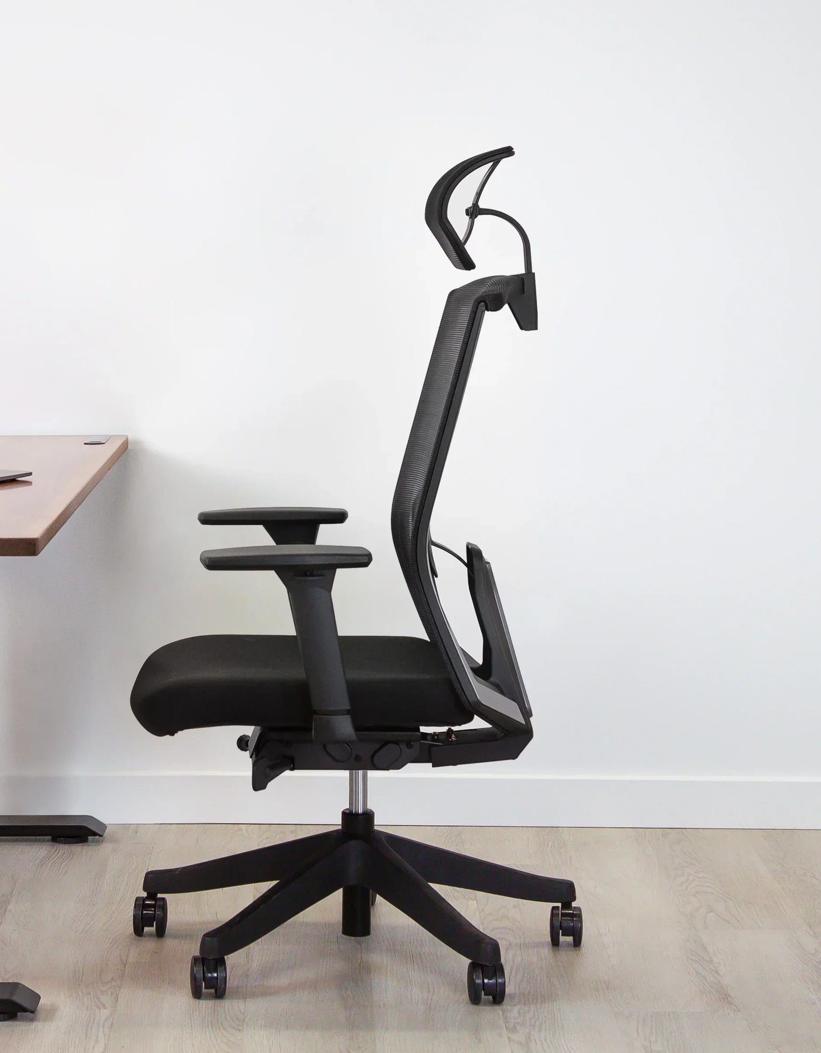 KarmaChair by EFFYDESK by Level Up Desks