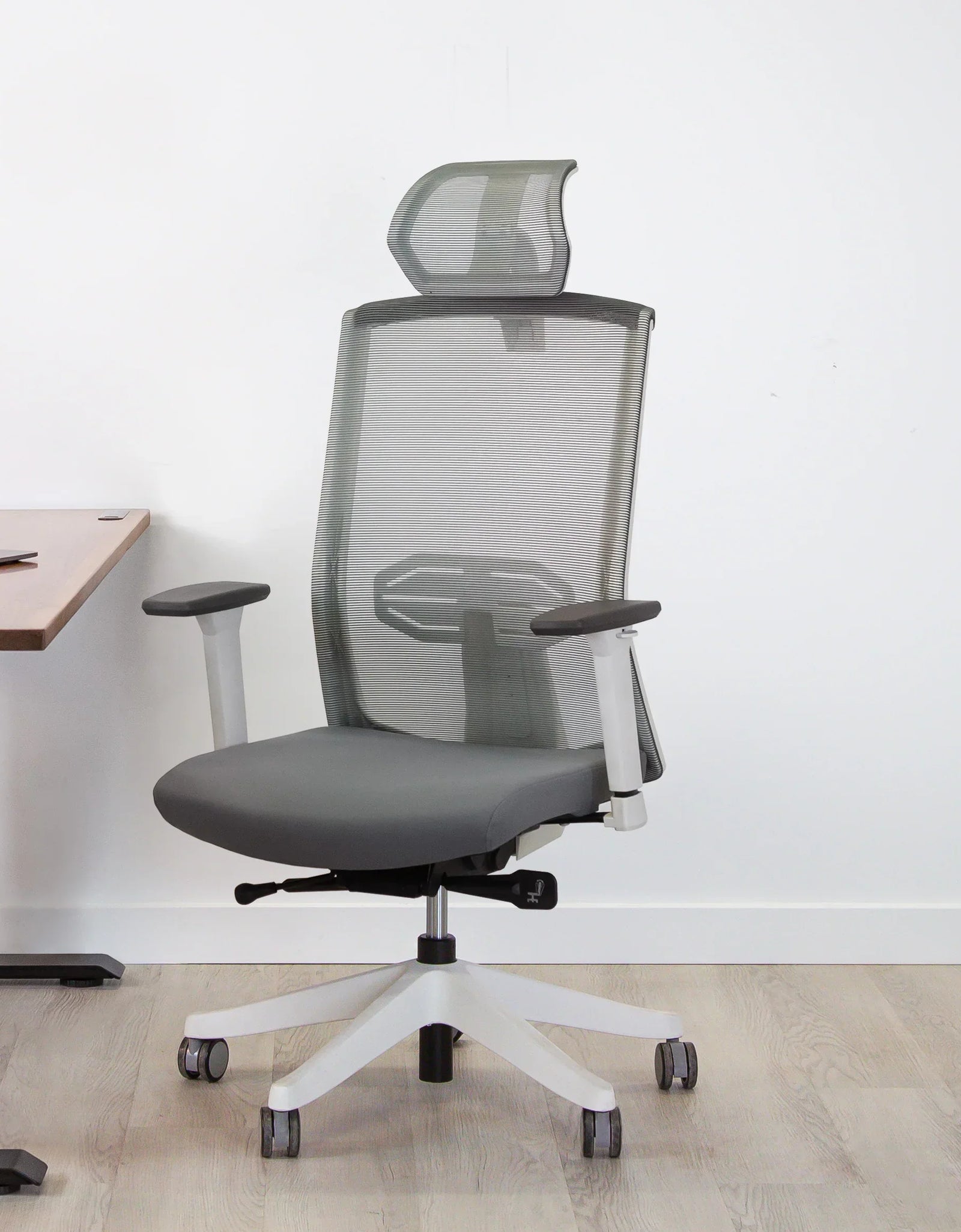 KarmaChair by EFFYDESK by Level Up Desks
