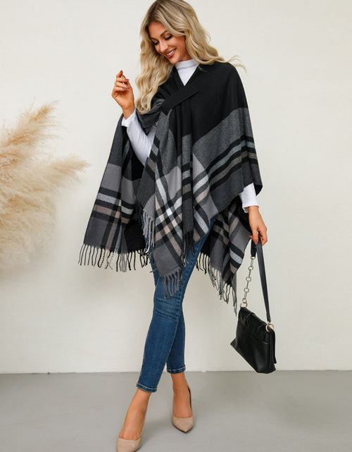Load image into Gallery viewer, Fringe Contrast Plaid Poncho

