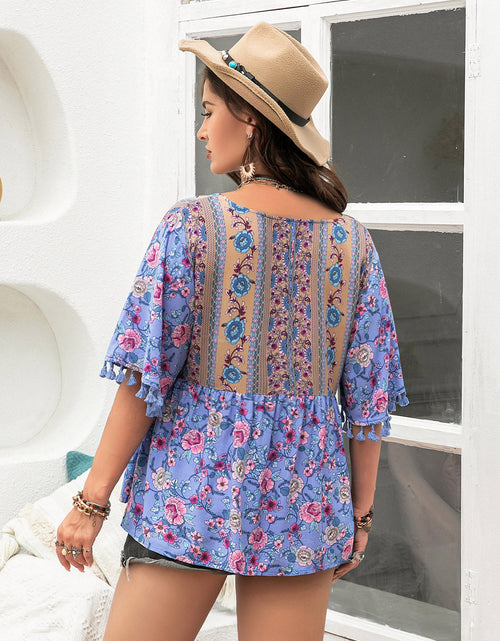 Load image into Gallery viewer, Plus Size Printed V-Neck Half Sleeve Blouse

