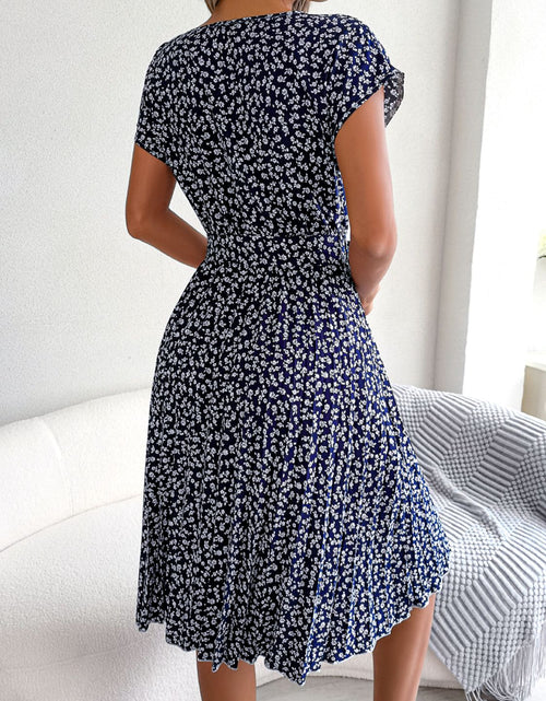 Load image into Gallery viewer, Ditsy Floral Pleated Belted Dress
