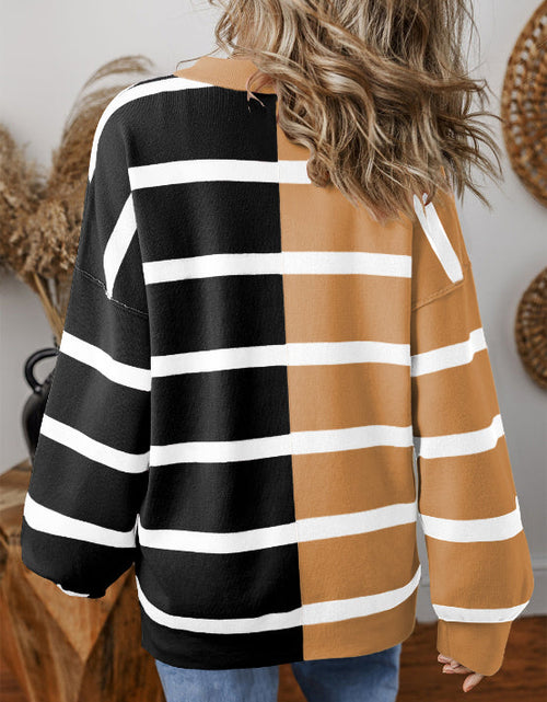 Load image into Gallery viewer, Contrast Striped Long Sleeve Sweatshirt
