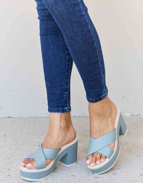 Load image into Gallery viewer, Weeboo Cherish The Moments Contrast Platform Sandals in Misty Blue

