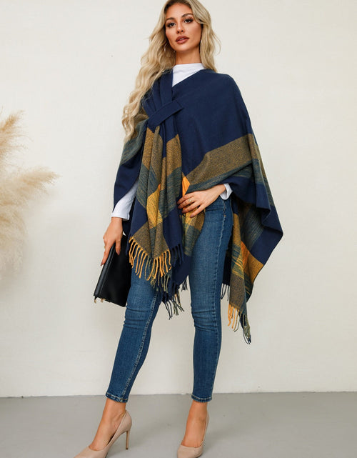Load image into Gallery viewer, Fringe Contrast Plaid Poncho
