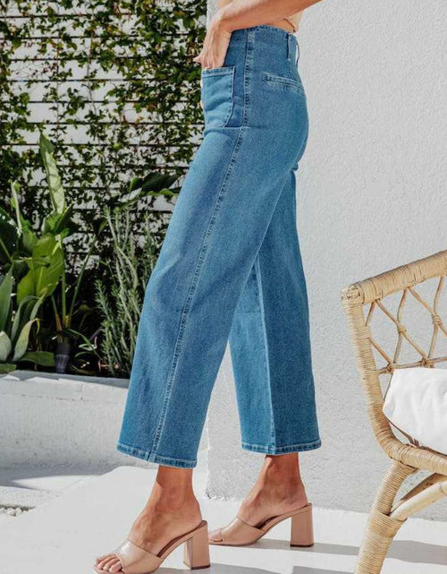 Load image into Gallery viewer, Button Fly Cropped Jeans with Pockets
