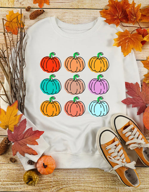 Load image into Gallery viewer, Pumpkin Graphic Long Sleeve Sweatshirt
