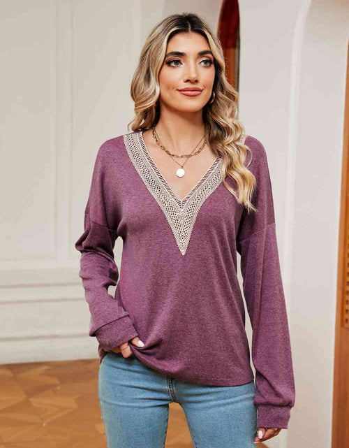 Load image into Gallery viewer, Contrast V-Neck Long Sleeve Blouse
