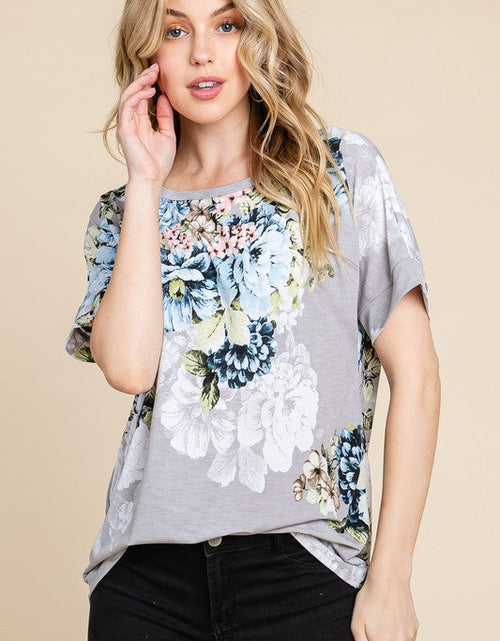 Load image into Gallery viewer, BOMBOM Floral Round Neck Short Sleeve T-Shirt

