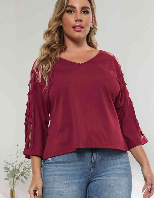 Load image into Gallery viewer, 3/4 Sleeve Cutout Detail Top
