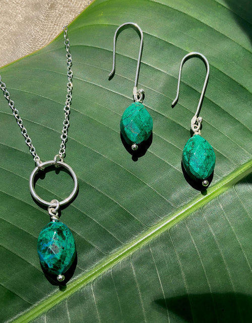 Load image into Gallery viewer, Chrysocolla Circle Necklace by SLATE + SALT

