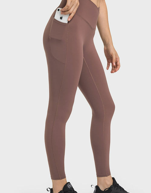 Load image into Gallery viewer, Millennia V-Waist Yoga Leggings with Pockets
