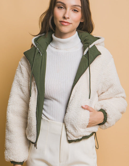Load image into Gallery viewer, Love Tree Zip Up Cropped Hooded Sherpa Reversible Jacket
