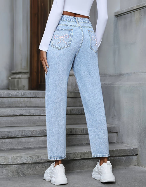 Load image into Gallery viewer, Distressed High Rise Jeans with Pockets

