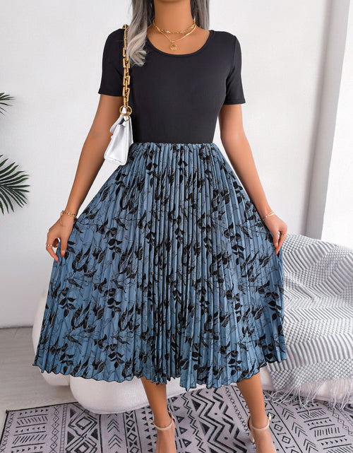 Load image into Gallery viewer, Printed Round Neck Pleated Dress
