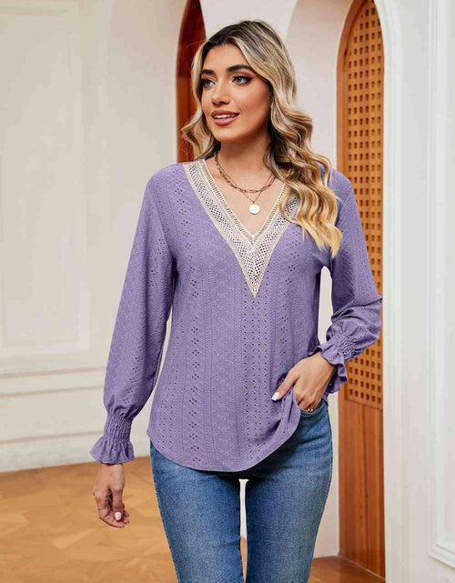Load image into Gallery viewer, Contrast Flounce Sleeve Blouse
