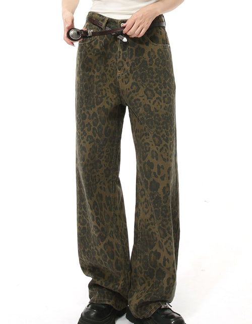 Load image into Gallery viewer, Leopard Jeans with Pockets
