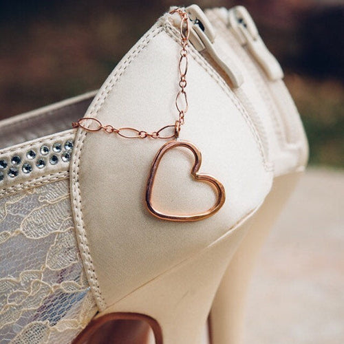 Load image into Gallery viewer, Vintage Heart Necklace by Jennifer Cervelli Jewelry
