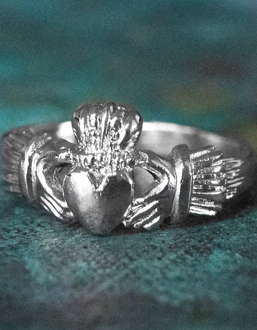 Load image into Gallery viewer, Handcrafted Vintage Ring 18k Gold Irish Claddagh Ring Antique #R1768 Antique Rings Jewelry by PVD Vintage Jewelry
