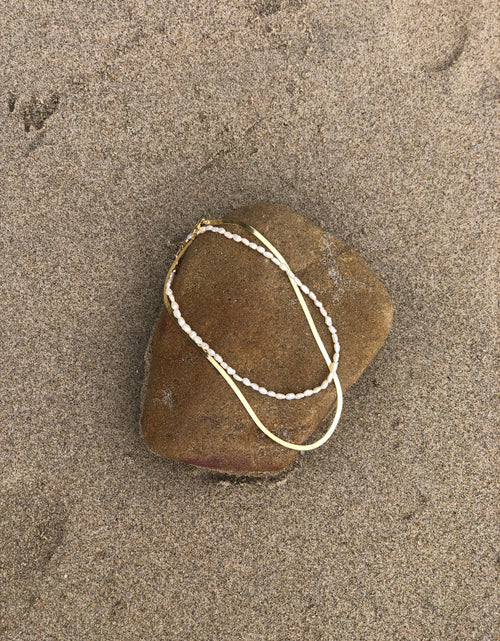 Load image into Gallery viewer, Herringbone Necklace by Urth and Sea
