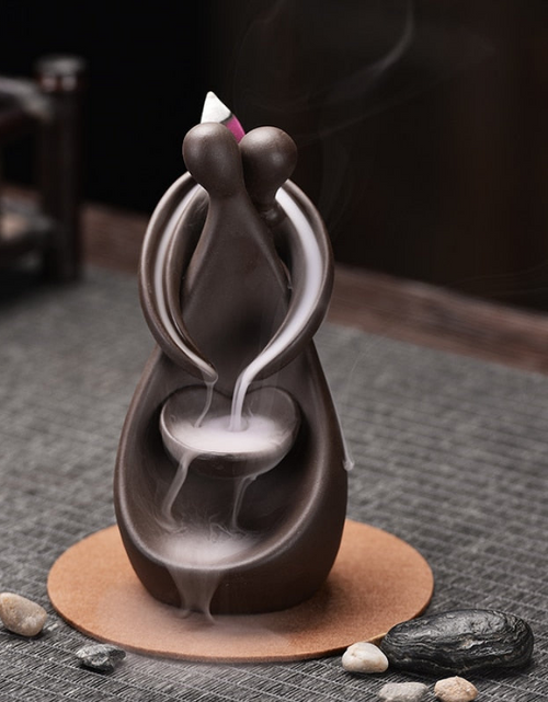 Load image into Gallery viewer, Incense Burner Couple Hug by incenseocean
