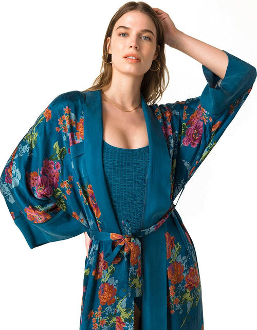 Load image into Gallery viewer, Joan Kimono by Ladiesse
