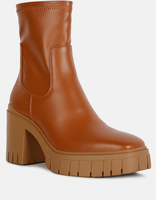 Load image into Gallery viewer, kokum faux leather platform ankle boots by London Rag
