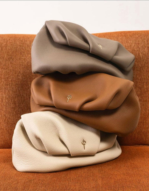 Load image into Gallery viewer, Leda Floater Handbag Beige by Ladiesse
