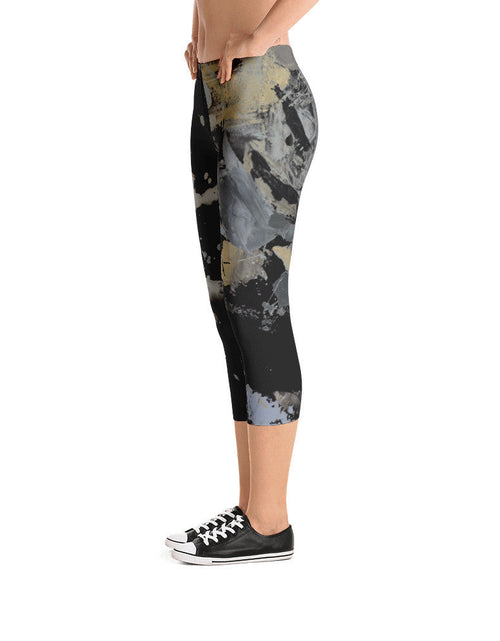 Load image into Gallery viewer, Capri Leggings by DeannArt
