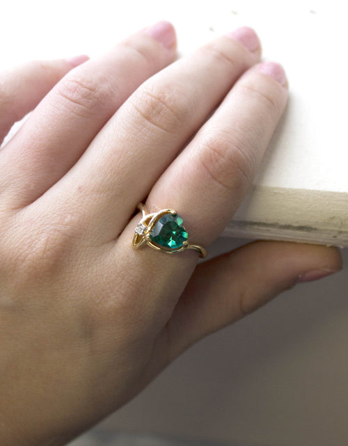 Load image into Gallery viewer, Vintage Jewelry Emerald Austrian Crystal Heart Ring 18k Yellow gold Electroplated Made in the USA by PVD Vintage Jewelry
