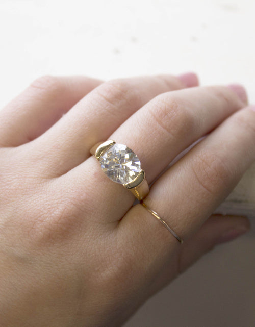 Load image into Gallery viewer, Vintage Ring Amethyst Swarovski Crystal Ring 18k White Gold Silver  R4668 by PVD Vintage Jewelry
