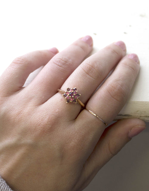 Load image into Gallery viewer, Vintage Rose and Amethyst Austrian Crystal Star Ring 18k Yellow Gold Electroplate Made in the USA by PVD Vintage Jewelry
