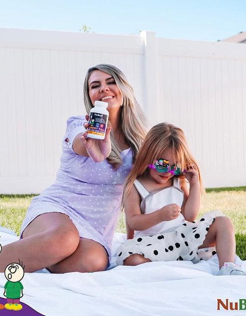 Load image into Gallery viewer, NuBest Tall Kids, Multivitamins, Berry Flavor, Ages 2-9, 60 Chewables by NuBest Nutrition®
