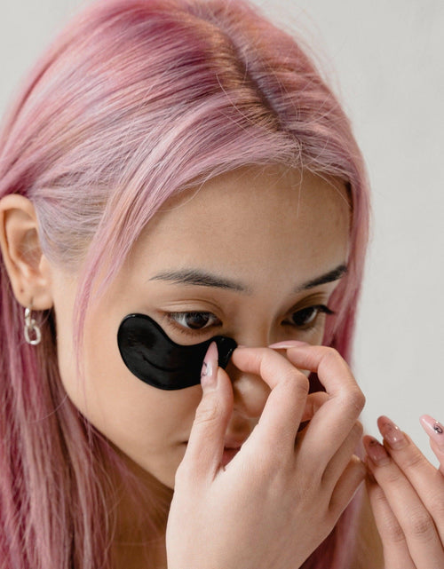 Load image into Gallery viewer, BLACK OBSIDIAN EYE MASK - DETOXIFYING by ZAQ Skin &amp; Body
