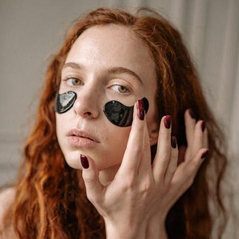 Load image into Gallery viewer, BLACK OBSIDIAN EYE MASK - DETOXIFYING by ZAQ Skin &amp; Body
